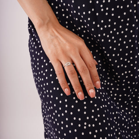Oval Wreath Sterling Silver Ring