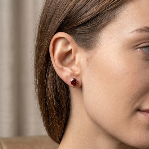 9ct Gold Garnet Stud Earrings