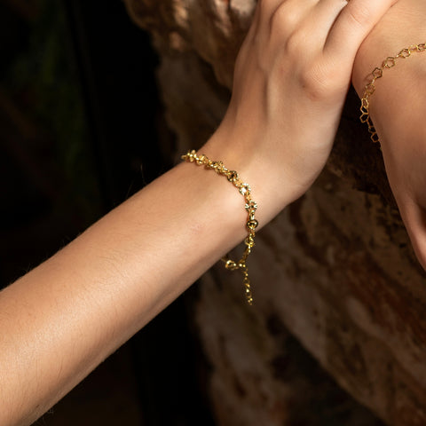 Floral Cut-Out Textured Link Chain Bracelet