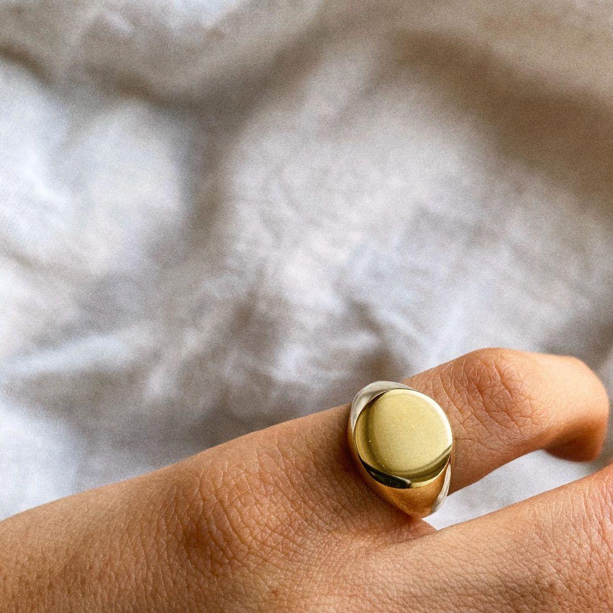 Signature Circle Sterling Silver Signet Ring jewellery Gold